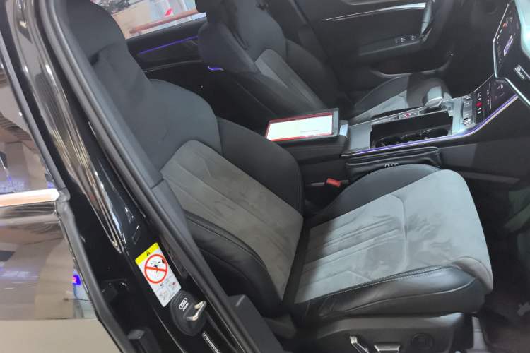 Used Audi A6L 2024 40 TFSI Luxury Dynamic Edition Right Front Seat