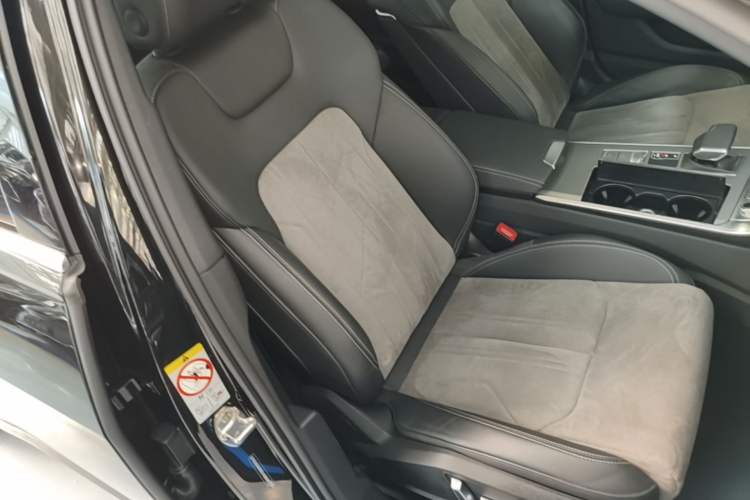 Used Audi A6L 2024 40 TFSI Luxury Dynamic Edition Right Front Seat