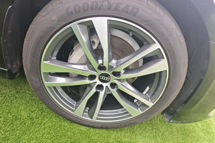 Used Audi A6L 2024 40 TFSI Luxury Dynamic Edition Right Front Wheel Hub