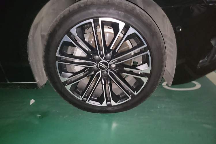 Used Audi A6L 2024 45 TFSI quattro Prestige Elegant Edition Right Front Wheel Hub