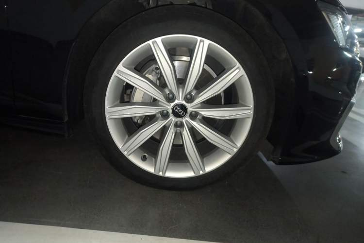 Used Audi A6L 2024 45 TFSI Prestige Dynamic Edition Right Front Wheel Hub