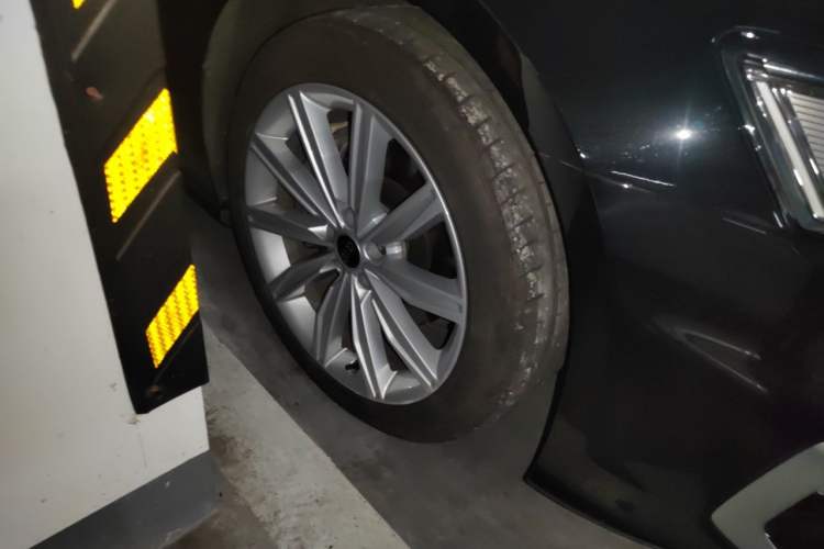 Used Audi A6L 2024 45 TFSI Prestige Dynamic Edition Right Front Wheel Hub