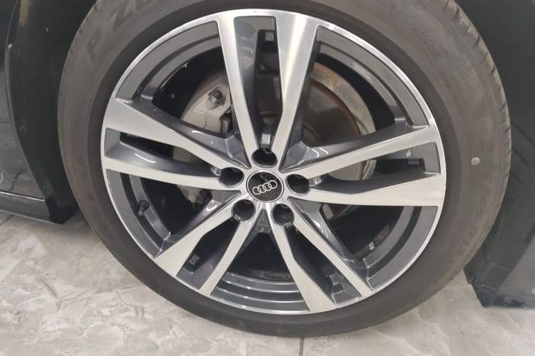 Used Audi A6L 2024 40 TFSI Luxury Dynamic Edition Right Front Wheel Hub