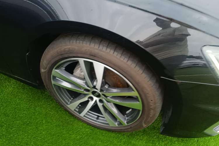 Used Audi A6L 2024 40 TFSI Luxury Dynamic Edition Right Front Wheel Hub