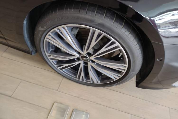 Used Audi A6L 2024 45 TFSI Prestige Dynamic Edition Right Front Wheel Hub