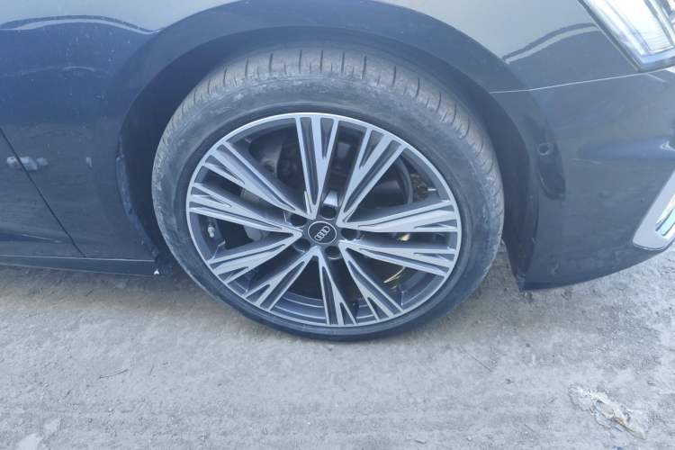 Used Audi A6L 2024 45 TFSI quattro Prestige Dynamic Edition Right Front Wheel Hub