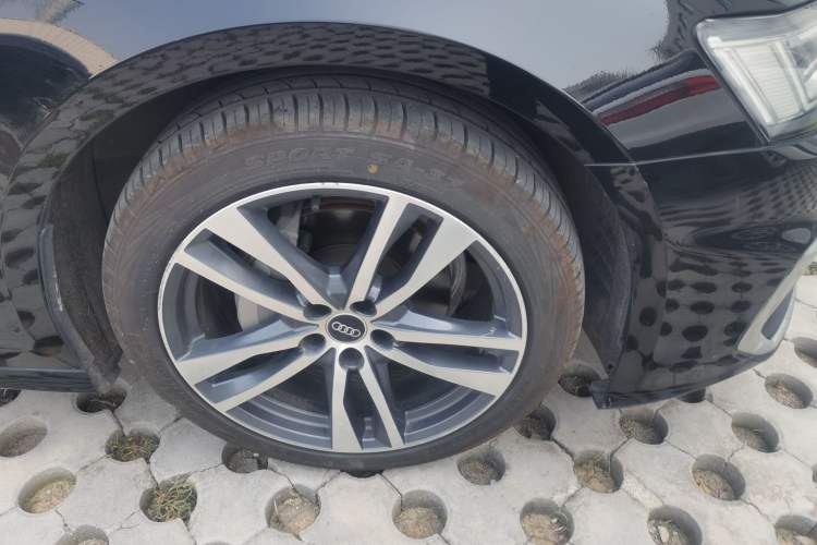 Used Audi A6L 2024 40 TFSI Luxury Dynamic Edition Right Front Wheel Hub