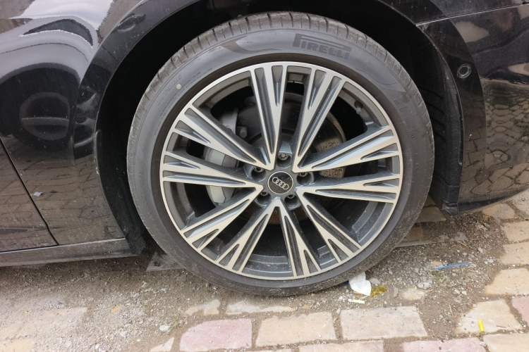 Used Audi A6L 2024 45 TFSI quattro Prestige Dynamic Edition Right Front Wheel Hub