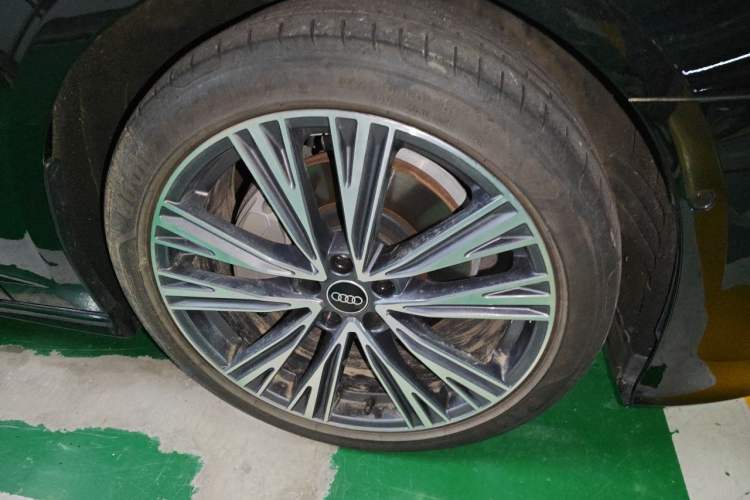 Used Audi A6L 2024 45 TFSI quattro Prestige Dynamic Edition Right Front Wheel Hub