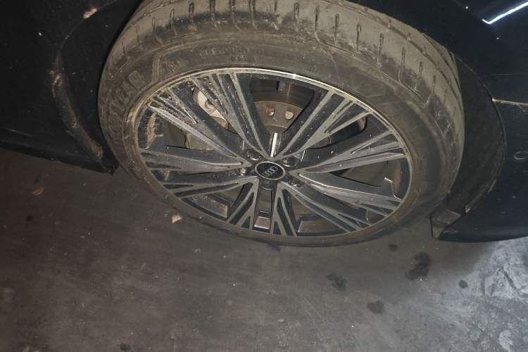 Used Audi A6L 2024 55 TFSI quattro Prestige Dynamic Edition Right Front Wheel Hub