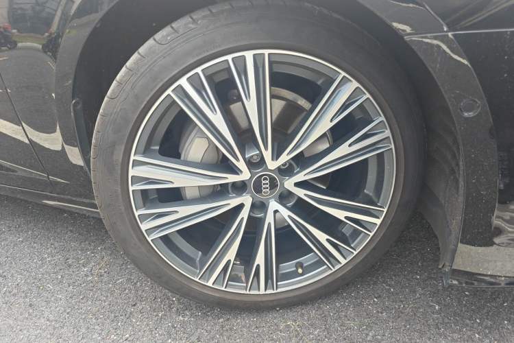 Used Audi A6L 2024 45 TFSI quattro Prestige Dynamic Edition Right Front Wheel Hub