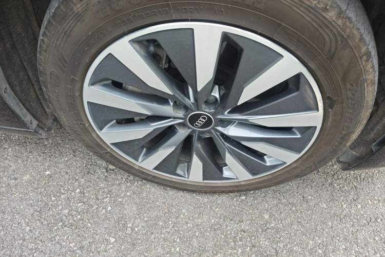 Used Audi A6L 2024 45 TFSI Prestige Elegant Edition Right Front Wheel Hub