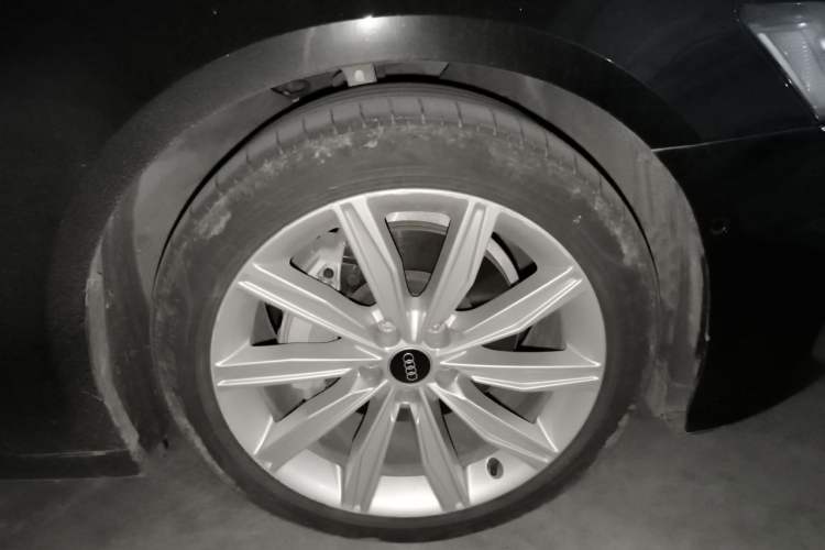 Used Audi A6L 2024 45 TFSI Prestige Dynamic Edition Right Front Wheel Hub