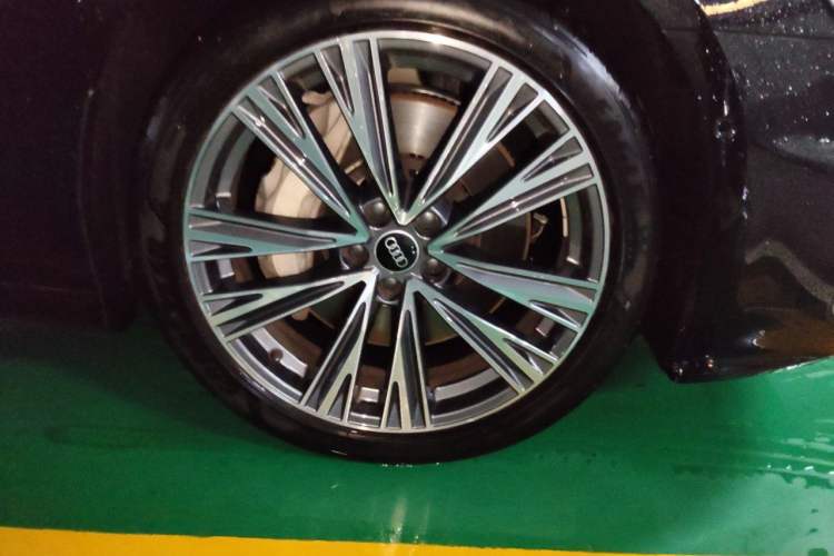 Used Audi A6L 2024 55 TFSI quattro Prestige Dynamic Edition Right Front Wheel Hub