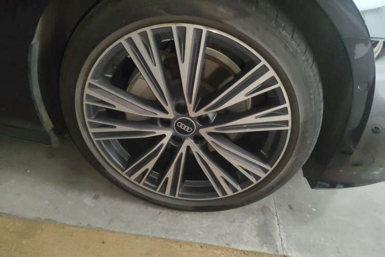 Used Audi A6L 2024 45 TFSI quattro Prestige Dynamic Edition Right Front Wheel Hub