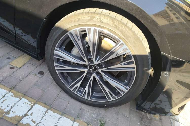 Used Audi A6L 2024 45 TFSI quattro Prestige Dynamic Edition Right Front Wheel Hub