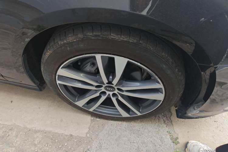 Used Audi A6L  Right Front Wheel Hub
