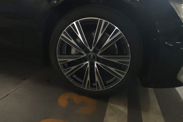 Used Audi A6L 2024 45 TFSI quattro Prestige Dynamic Edition Right Front Wheel Hub