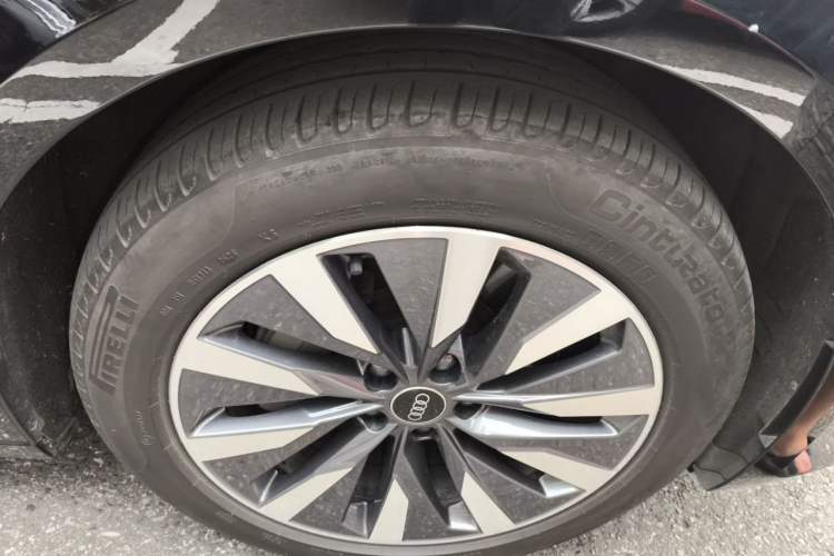 Used Audi A6L 2024 45 TFSI Prestige Elegant Edition Right Front Wheel Hub