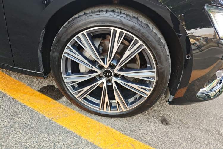 Used Audi A6L 2024 45 TFSI quattro Prestige Elegant Edition Right Front Wheel Hub