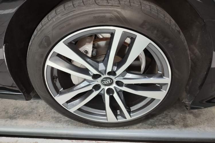 Used Audi A6L 2024 40 TFSI Luxury Dynamic Edition Right Front Wheel Hub