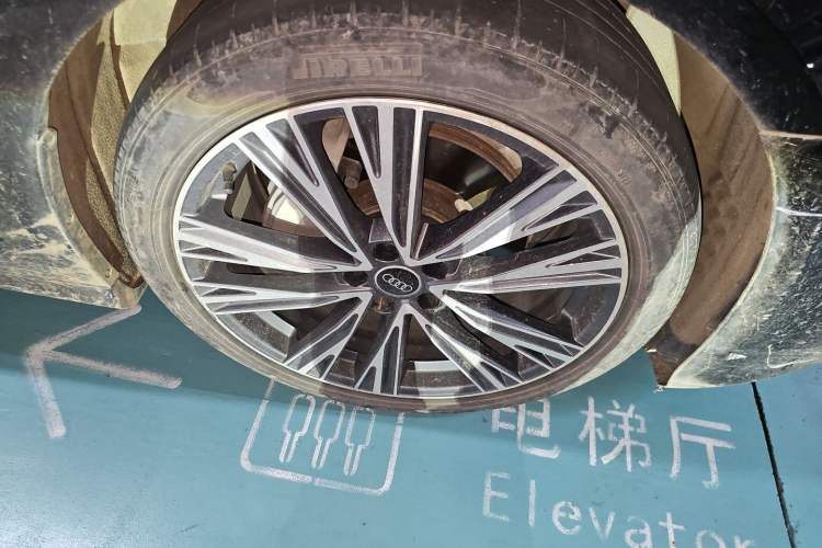 Used Audi A6L 2024 45 TFSI Prestige Dynamic Edition Right Front Wheel Hub