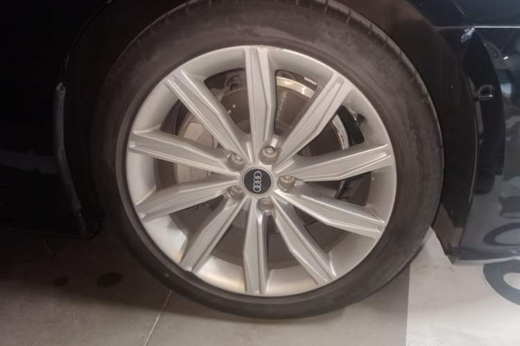 Used Audi A6L 2024 45 TFSI Prestige Dynamic Edition Right Front Wheel Hub