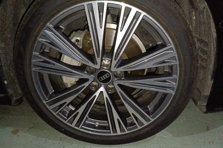 Used Audi A6L 2024 45 TFSI quattro Prestige Dynamic Edition Right Front Wheel Hub