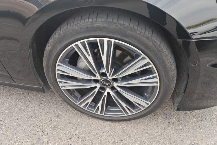 Used Audi A6L 2024 45 TFSI quattro Prestige Dynamic Edition Right Front Wheel Hub