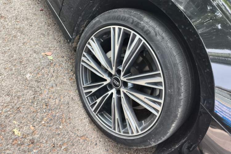 Used Audi A6L 2024 40 TFSI Luxury Dynamic Edition Right Front Wheel Hub