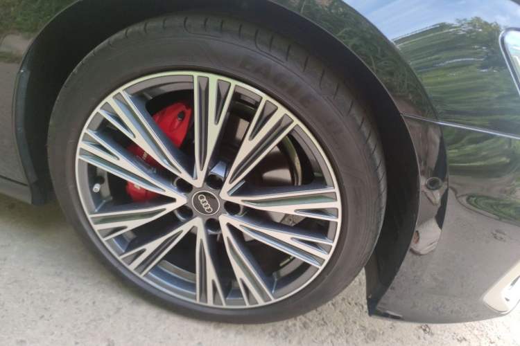 Used Audi A6L 2024 45 TFSI quattro Prestige Dynamic Edition Right Front Wheel Hub