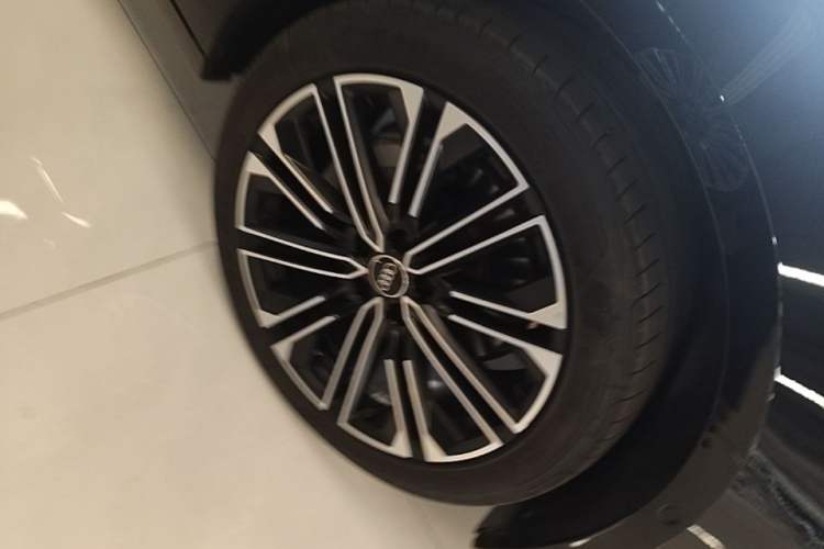 Used Audi A6L 2024 45 TFSI quattro Prestige Elegant Edition Right Front Wheel Hub