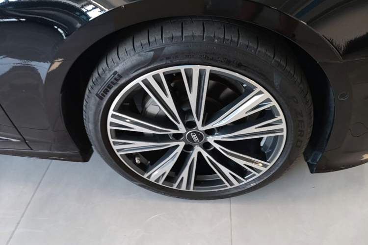 Used Audi A6L 2024 45 TFSI quattro Prestige Dynamic Edition Right Front Wheel Hub