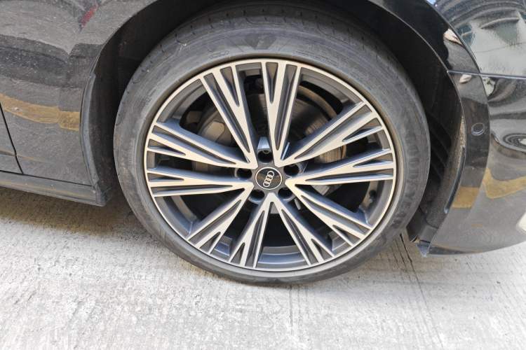 Used Audi A6L 2024 45 TFSI quattro Prestige Dynamic Edition Right Front Wheel Hub
