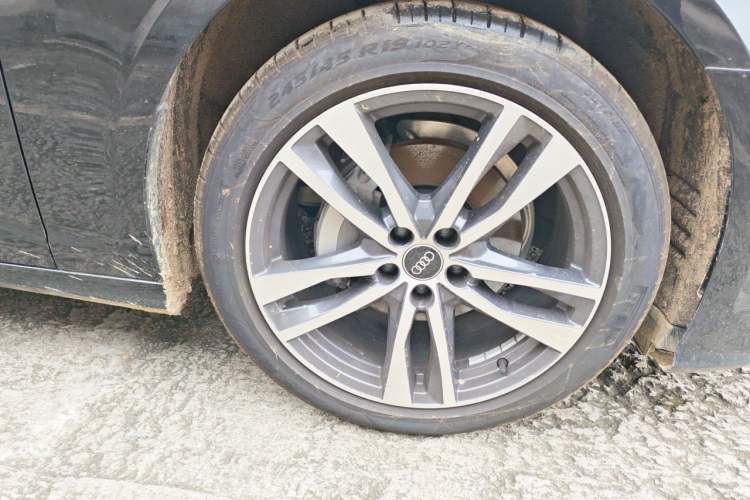 Used Audi A6L 2024 40 TFSI Luxury Dynamic Edition Right Front Wheel Hub
