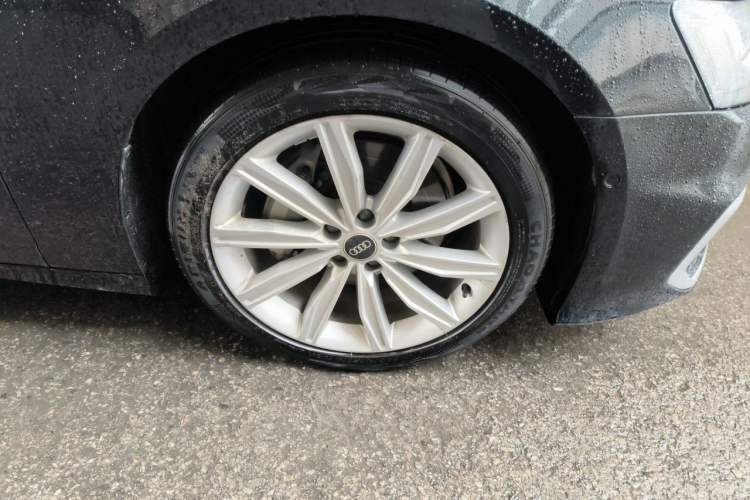 Used Audi A6L 2024 45 TFSI Prestige Dynamic Edition Right Front Wheel Hub