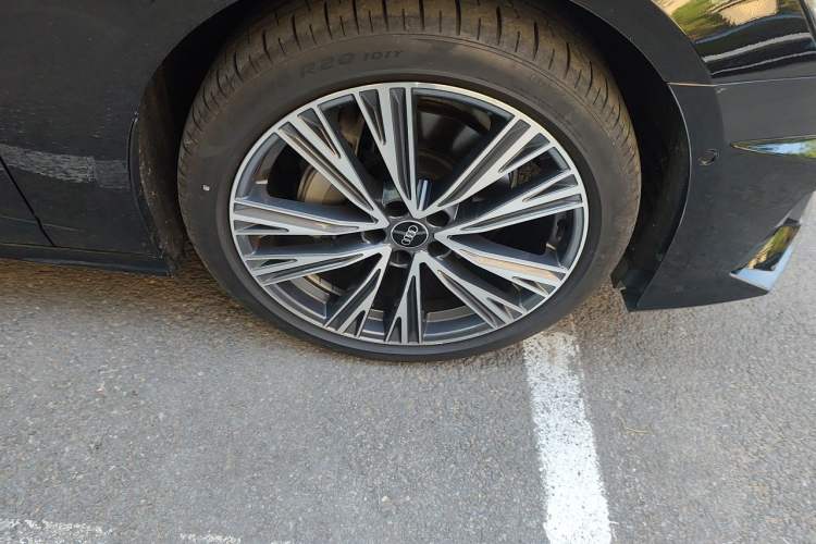 Used Audi A6L 2024 45 TFSI quattro Prestige Dynamic Edition Right Front Wheel Hub