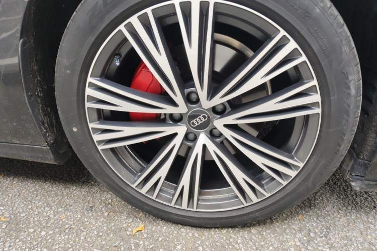 Used Audi A6L 2024 45 TFSI Prestige Dynamic Edition Right Front Wheel Hub