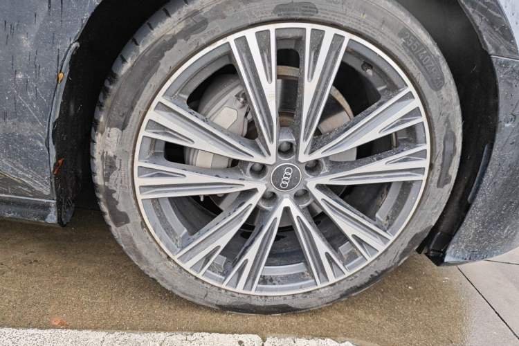 Used Audi A6L 2024 45 TFSI Prestige Dynamic Edition Right Front Wheel Hub