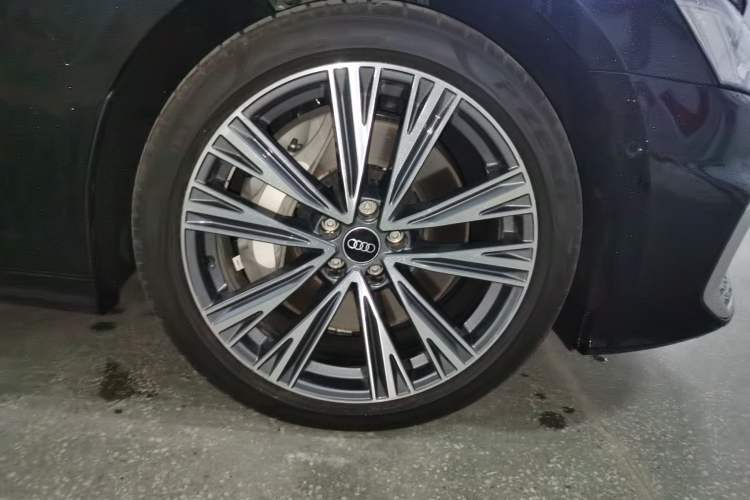 Used Audi A6L 2024 55 TFSI quattro Prestige Dynamic Edition Right Front Wheel Hub