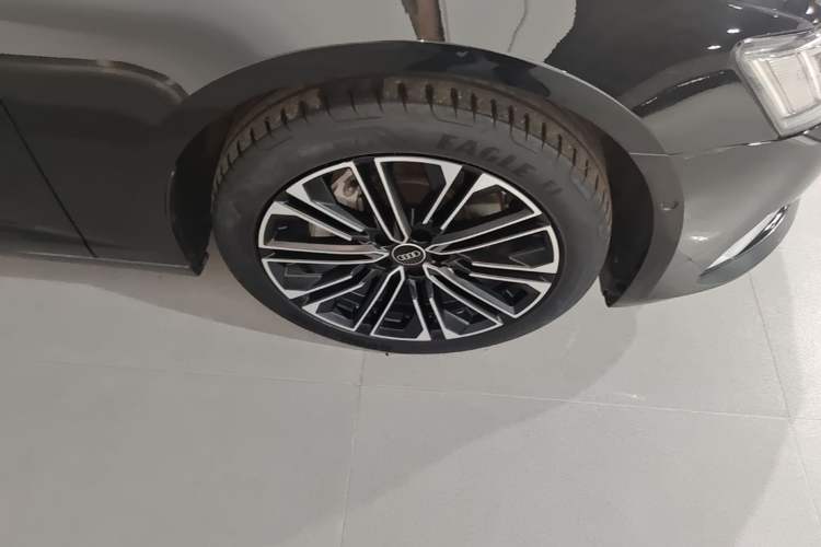 Used Audi A6L 2024 45 TFSI quattro Prestige Elegant Edition Right Front Wheel Hub