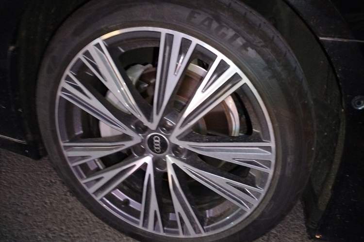 Used Audi A6L 2024 45 TFSI quattro Prestige Dynamic Edition Right Front Wheel Hub
