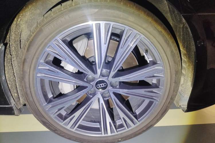 Used Audi A6L 2024 55 TFSI quattro Prestige Dynamic Edition Right Front Wheel Hub