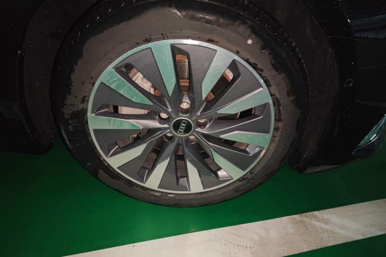 Used Audi A6L 2024 45 TFSI Prestige Elegant Edition Right Front Wheel Hub