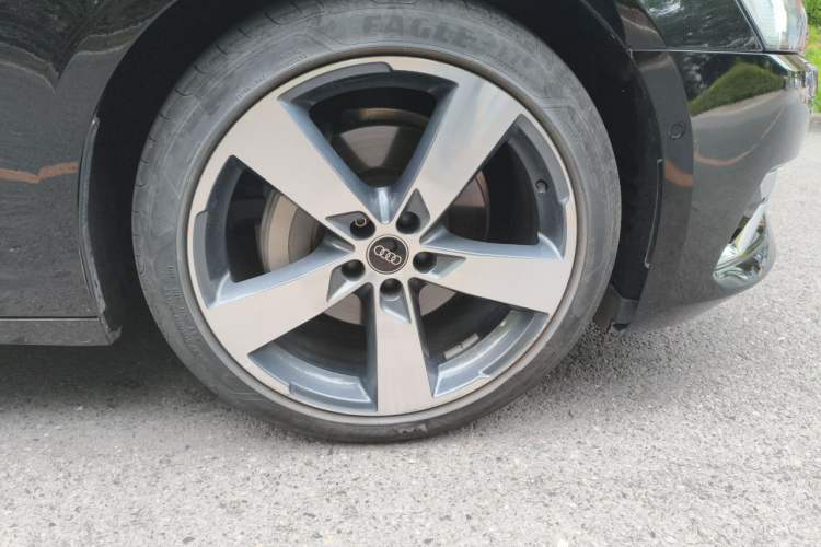 Used Audi A6L 2024 45 TFSI quattro Prestige Elegant Edition Right Front Wheel Hub