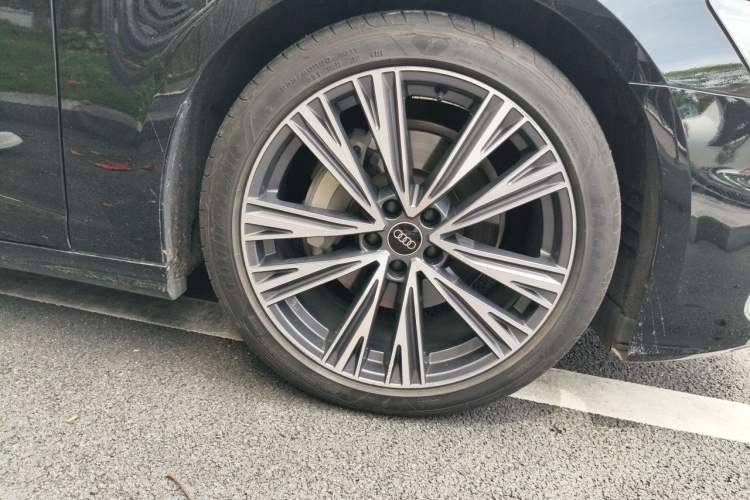 Used Audi A6L 2024 45 TFSI Prestige Dynamic Edition Right Front Wheel Hub