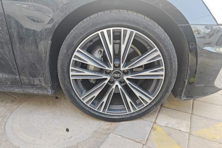 Used Audi A6L 2024 45 TFSI quattro Prestige Dynamic Edition Right Front Wheel Hub