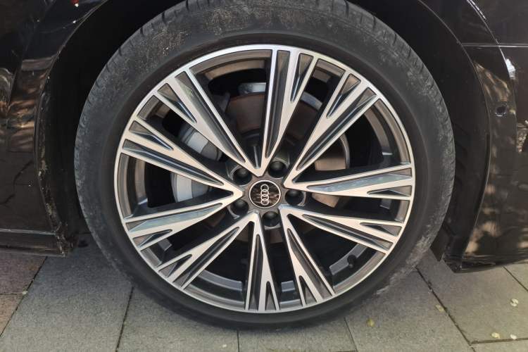 Used Audi A6L 2024 45 TFSI Prestige Dynamic Edition Right Front Wheel Hub