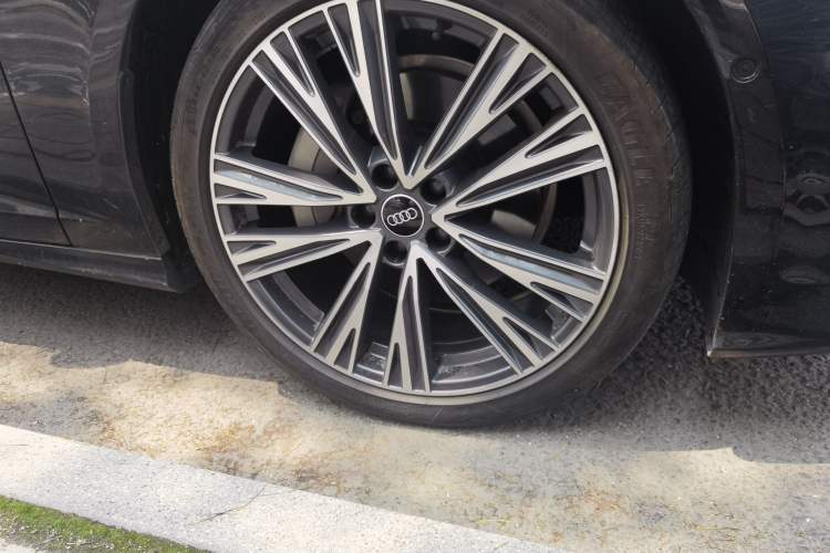 Used Audi A6L 2024 45 TFSI quattro Prestige Dynamic Edition Right Front Wheel Hub