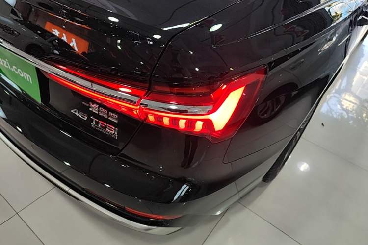 Used Audi A6L 2024 40 TFSI Luxury Dynamic Edition Right Rear Taillight